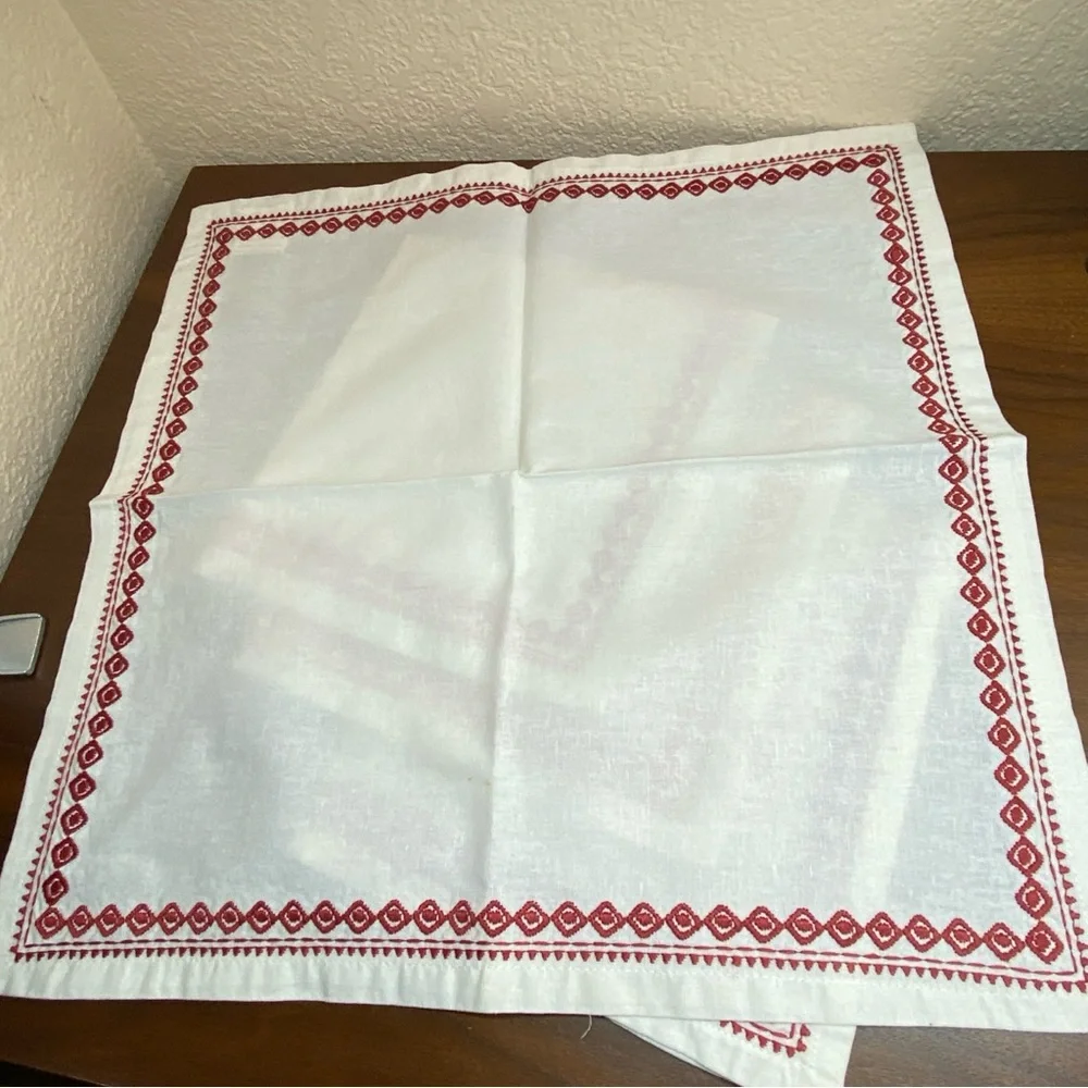 Vintage Pottery Barn (4) Linen Cotton‎ Napkins White Embroidered Border 18x18